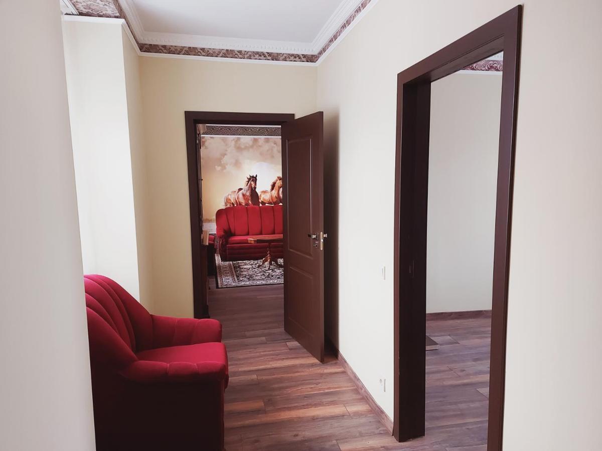Jurmala, Latvija Apartment Luaran gambar